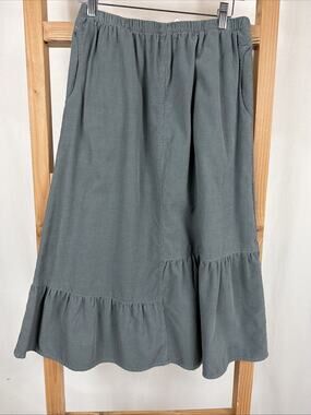 NWT Kleen Green / Gray Ruffle Hem Pockets Micro Corduroy Skirt #1149 Size SM